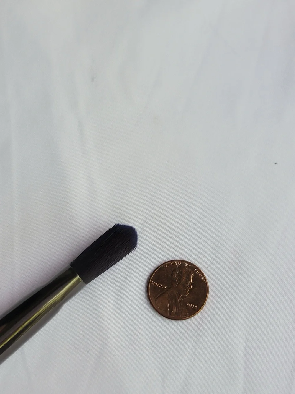 4/25 bundle item. FARAH Black Foundation/Concealer Brush